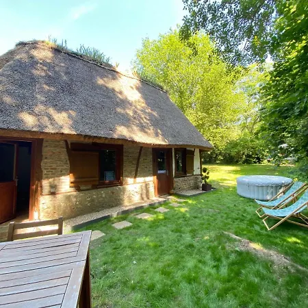 Le Domaine Caribou Bed & Breakfast Sainte-Opportune-la-Mare