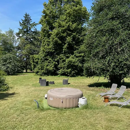 Le Domaine Caribou Bed & Breakfast Sainte-Opportune-la-Mare