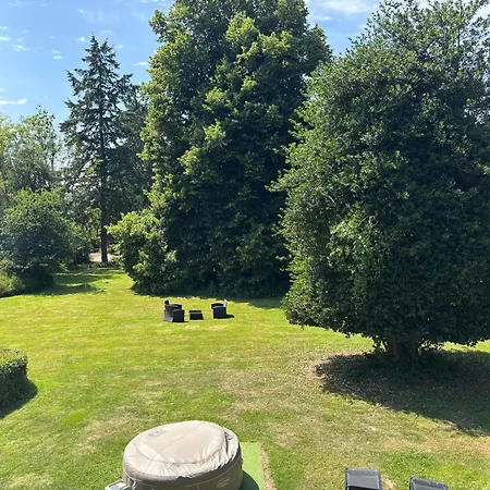 Le Domaine Caribou Bed & Breakfast 3*